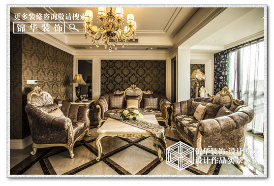 【设计说明】: 这套作品在设计上讲究心灵的自然回归,给人一种扑面而来的浓郁气息。开放式的空间结构、随处可见的花卉和绿色植物、雕刻精致的家具所有的一切从整体上营造出一种优雅尊贵之感。在任何一个角落,都能体会到主人悠然自得的生活和阳光般明媚的心情。在布局上突出轴线的对称,恢宏的气势,豪华舒适的居住空间。